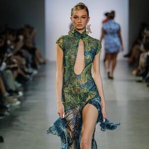 Small Kim Shi Butterfly Dress- Lace Qi Pao Deep V Neck Dress Barely Worn